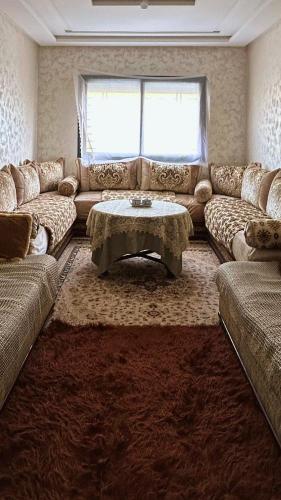 AL Nakhel Golden Leaf Apartment – khách sạn tại Luxus