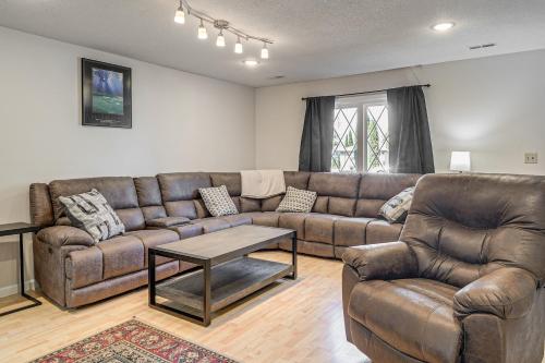 Explore Lincoln! Pet-Friendly Retreat w/ Patio