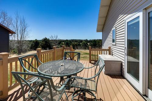 < 1 Mi to Calamus Lake! Group Adventure Base in Sargent