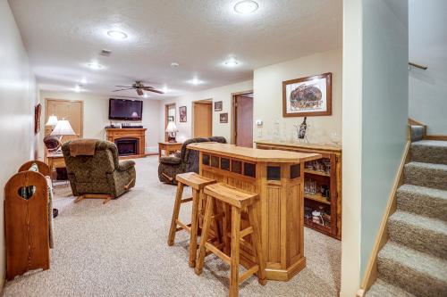 < 1 Mi to Calamus Lake! Group Adventure Base in Sargent