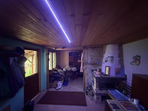 Kazanlak SHELTER HOUSE ACCOMODATION 1 Room 1 Bed, No Water, WC is Outhouse, Dirt Road, Dog in the Garden, Genius Points Welcome! Къща за Подслон в Казанлък, Без Вода!, 