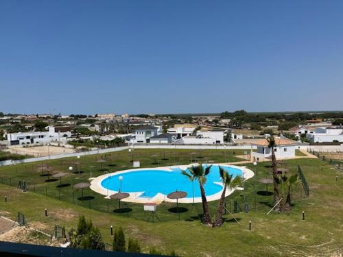 Apartamento para familias con piscina y parking - image 2