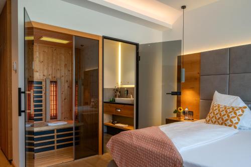 Patrix Hotel, Restaurant, Bar