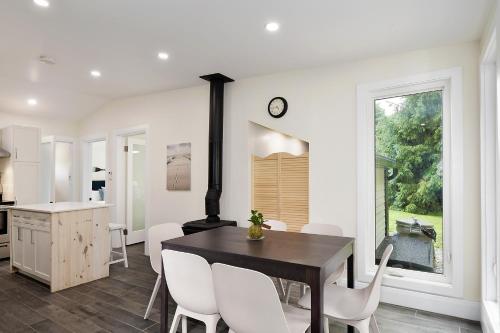 Disconnect From Reality/ River House/Hot Tub/Pet Friendly in Tillsonburg (ON)