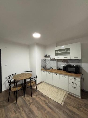 Apartman Ljiljan in Husimovci
