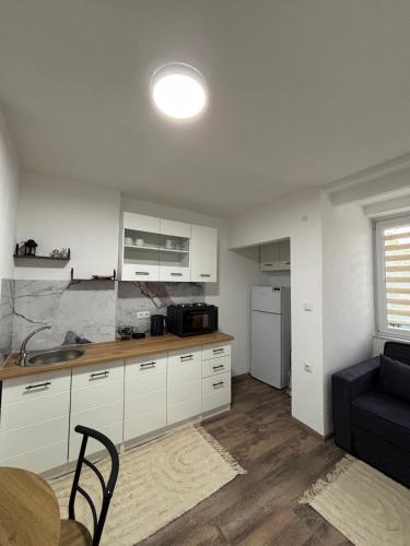 Apartman Ljiljan in Husimovci