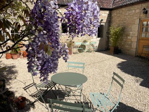 Garden, Wisteria Cottage - 2 bed near Bath & many NT sites in Holt (Wiltshire)