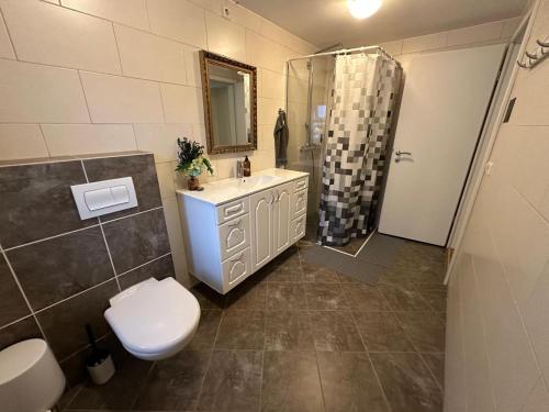 Hrutafell Guesthouse in سكوجارفوس