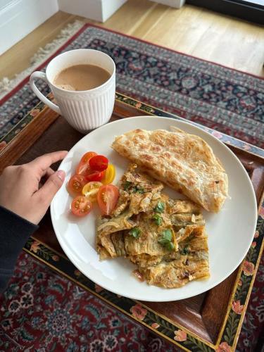 Restaurant, Hotel Araamish in Peshawar