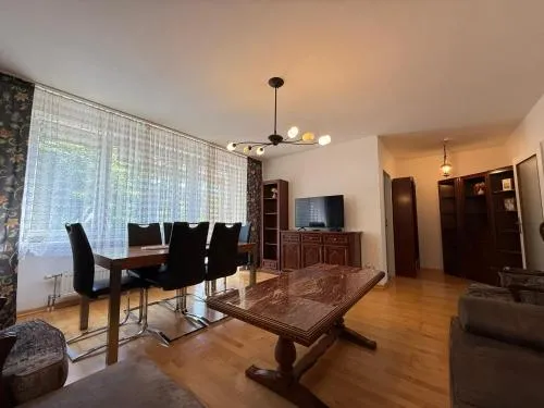Altmodische 3 Zimmer Wohnung in Monheim, Deutschland