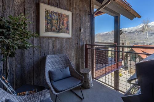 Slopeside Reserve Condo - image 2