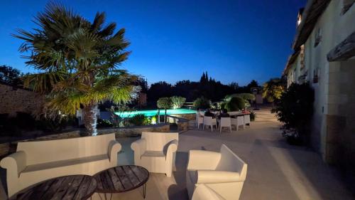 Maison de Campagne de charme avec piscine privée classée 3 étoiles (Maison de Campagne de charme avec piscine privee classee 3 etoiles) in Chateauneuf-sur-Sarthe