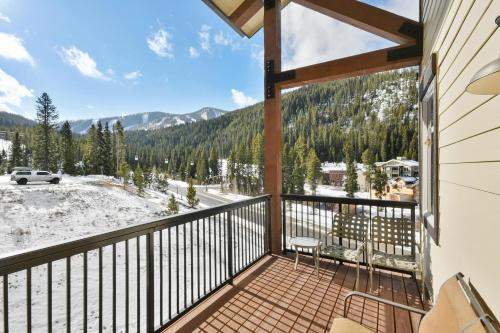 Ski In Ski Out Luxury Condo #4574 - Huge Hot Tub & Great Views - 500 Dollars Of FREE Activities & Equipment Rentals Daily in Winter Park, USA