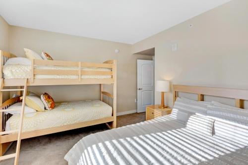Base Village Ski In Out Luxury Condo #4574 - Huge Hot Tub & Views - FREE Activities & Equipment Rentals Daily - image 5