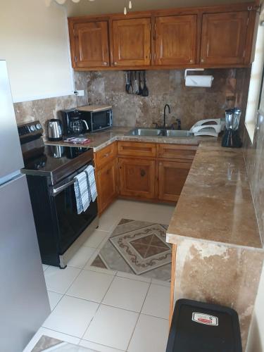 Yellow Leaf Suite in Charlotte Amalie West