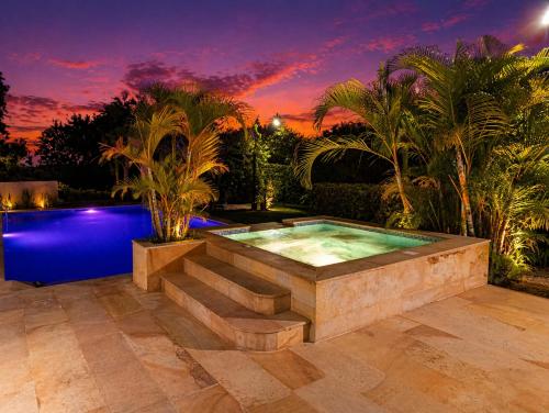 Hermosa Casa con Piscina,Jacuzzi,Chimenea,Bbq