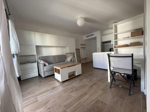 Centre Juan, studio calme, Clim, pk