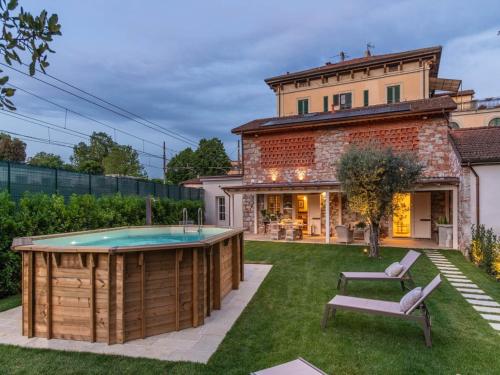 Charming Lucca villa with Garden