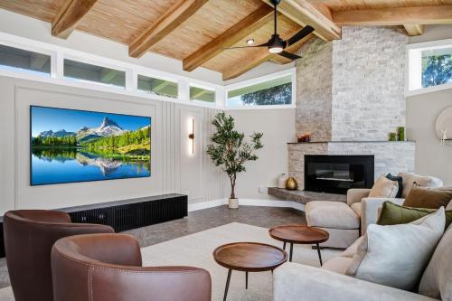 Exquisite Luxury Home Minutes from All Theme Parks in South West