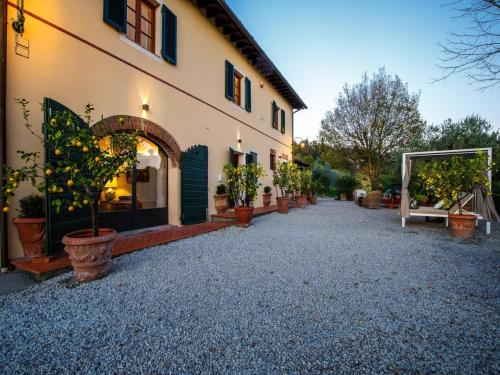 Villa in Tuscany near Lucca with Pool gîte à louer Mutigliano