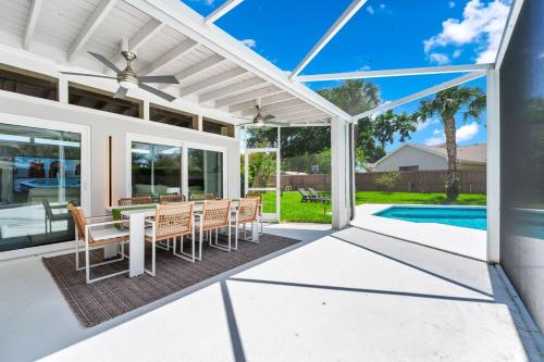 Exquisite Luxury Home Minutes from All Theme Parks in South West