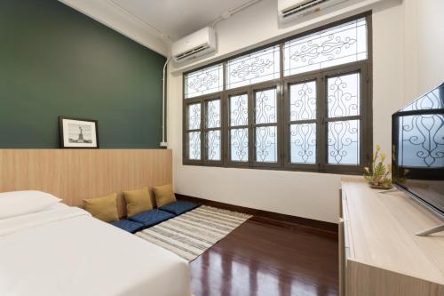 room detail thumbnail 1