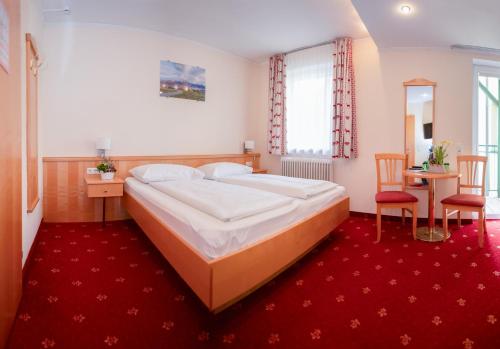 1 queen bed