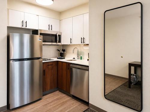 Staybridge Suites Middleton/Madison-West an IHG Hotel - image 41
