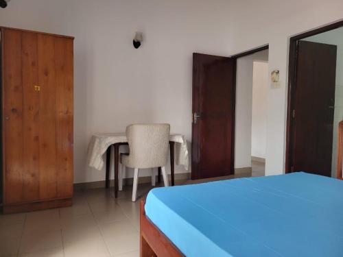 Cozy Beachside Private Room-100m walk to the beach in הר לביניה