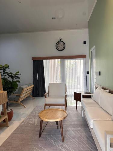 Roomah Ijo - Your Private Home in Bandung in Margaasih