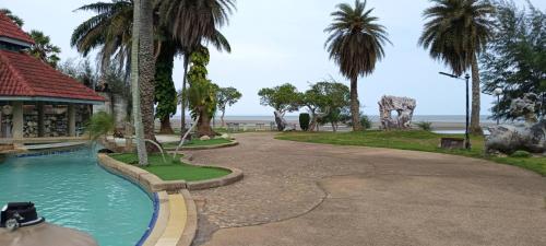 Rockgarden Beach Resort