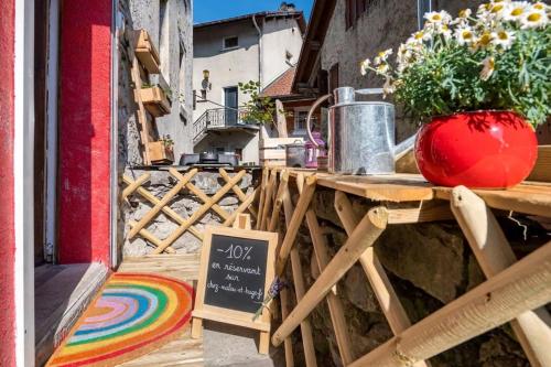 Chez Malou & Hugo vue lac proche Suisse & stations ! in Saint-Gingolph