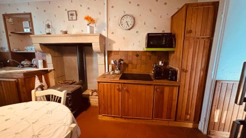 La Maison du Rosier in Moulins-Engilbert