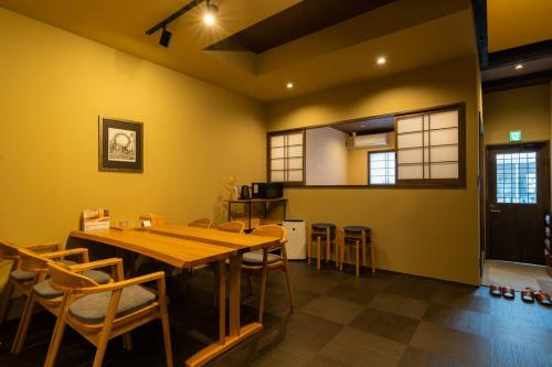 Tsuru INN 9 min Tengachaya, Direct to KIX unsei in Nishinari Ward