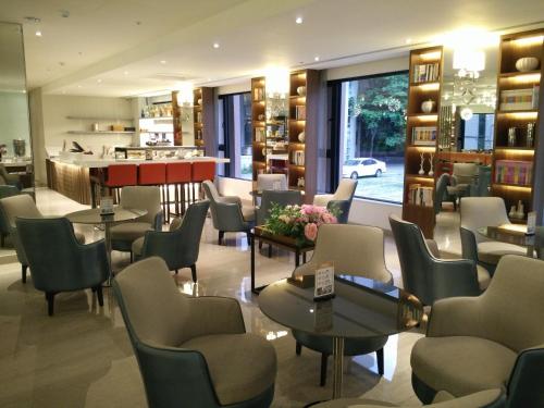 パブ/ラウンジ, カオション インターナショナル プラザ ホテル (Kaohsiung International Plaza Hotel) in 小港区（シャオガン）
