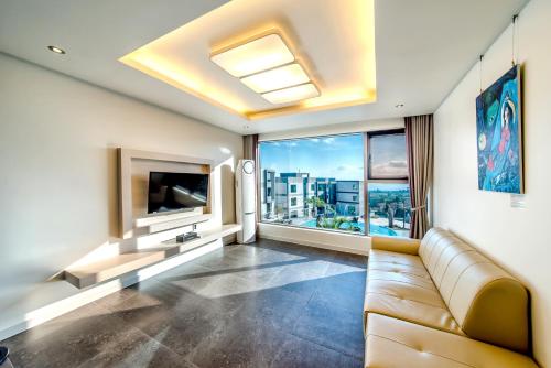 Donaeko Hill Resort near Hallasan National Park