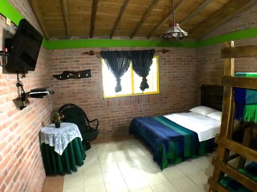 1 double bed, 1 bunk bed