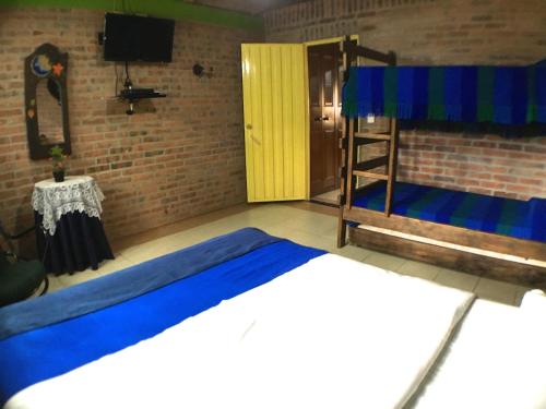 1 double bed, 1 bunk bed