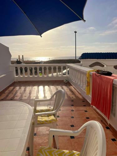 Maison de plage pied dans l'eau pour familles in Douar Sehamna
