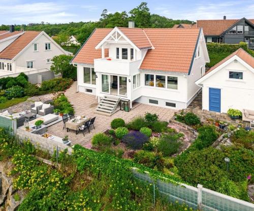 Apartment in beautiful surroundings close to the Zoo in Dvergsnes