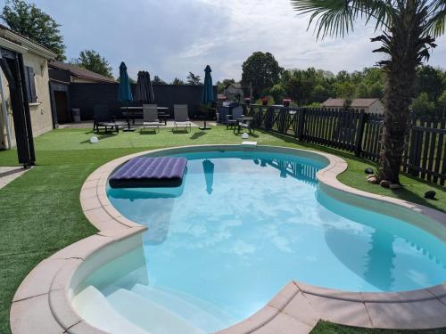 Maison cosy avec piscine privée en Dordogne -7 personnes (Maison cosy avec piscine privee en Dordogne -7 personnes) in Thenon