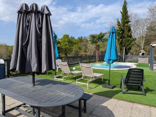 Maison cosy avec piscine privée en Dordogne -7 personnes (Maison cosy avec piscine privee en Dordogne -7 personnes) in Thenon