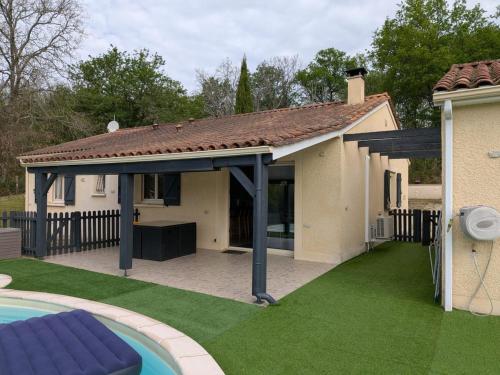 Maison cosy avec piscine privée en Dordogne -7 personnes (Maison cosy avec piscine privee en Dordogne -7 personnes) in Thenon