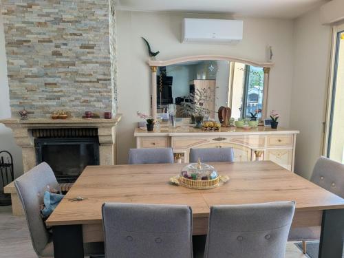 Maison cosy avec piscine privée en Dordogne -7 personnes (Maison cosy avec piscine privee en Dordogne -7 personnes) in Thenon