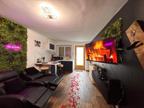 Love Room Duplex Balnéo, Ambiance Intime (Love Room Duplex Balneo, Ambiance Intime) in Souppes-sur-Loing