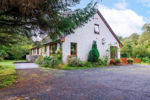 Bluebell Cottage in Renfrew