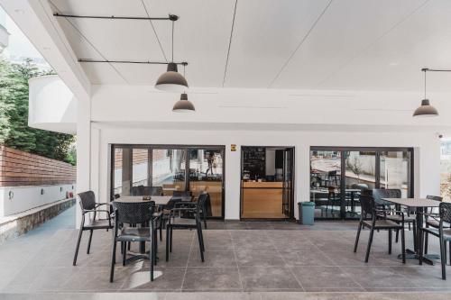 Villa White – Ksamil, OR