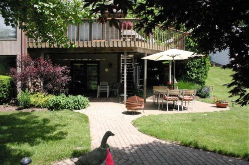 Private Guest Suite on the Portage Lakes in Akron, USA