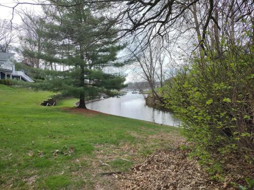 Private Guest Suite on the Portage Lakes in Akron, USA