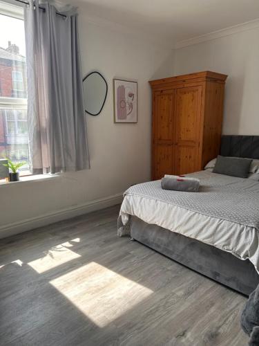 Budget Rooms Lincoln City Centre , Fast WiFi & Self Check in 5